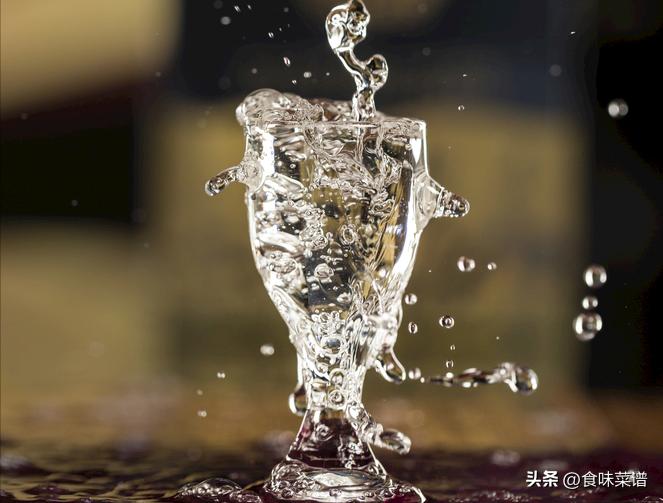 不喝酒的人怎么得体回绝对方敬酒,敬酒别人不喝怎么办