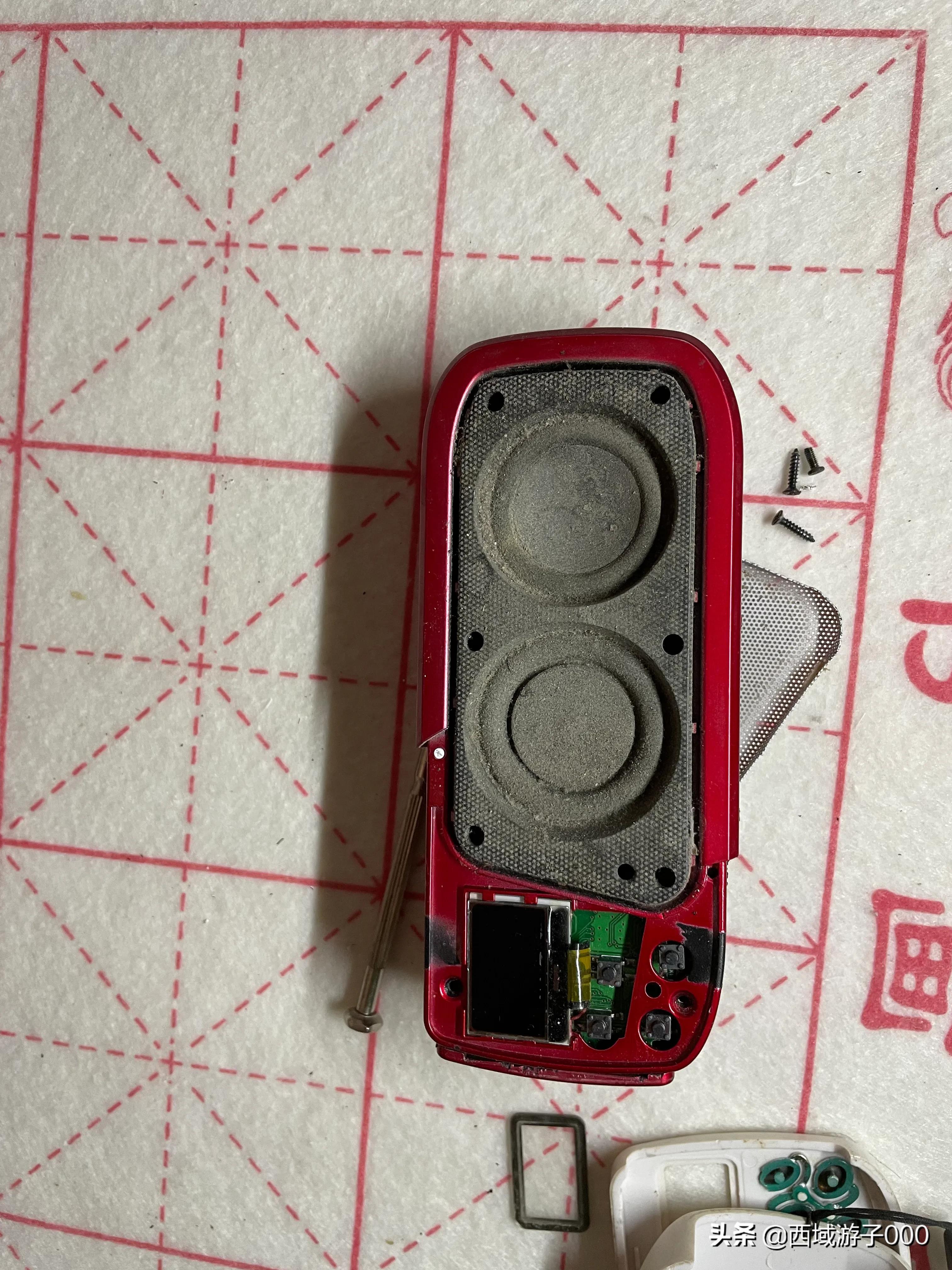 拆解旧收音机教程-里面全是宝贝（不能丢哟）