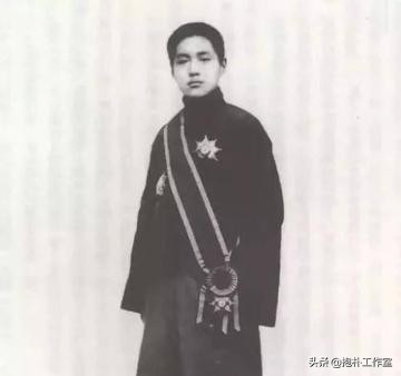 蒋介石败走台湾时，为何执意带走末代衍圣公，孔子后人有何遗秘？