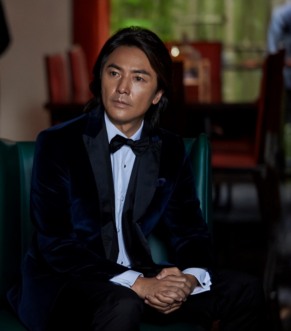 郭冬临头发变化史,郭冬临以前有头发现在光头