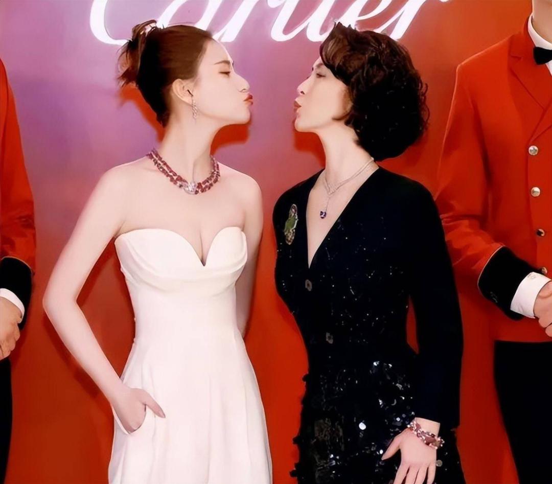 郭晶晶张曼玉合影,郭晶晶巩俐同框穿搭