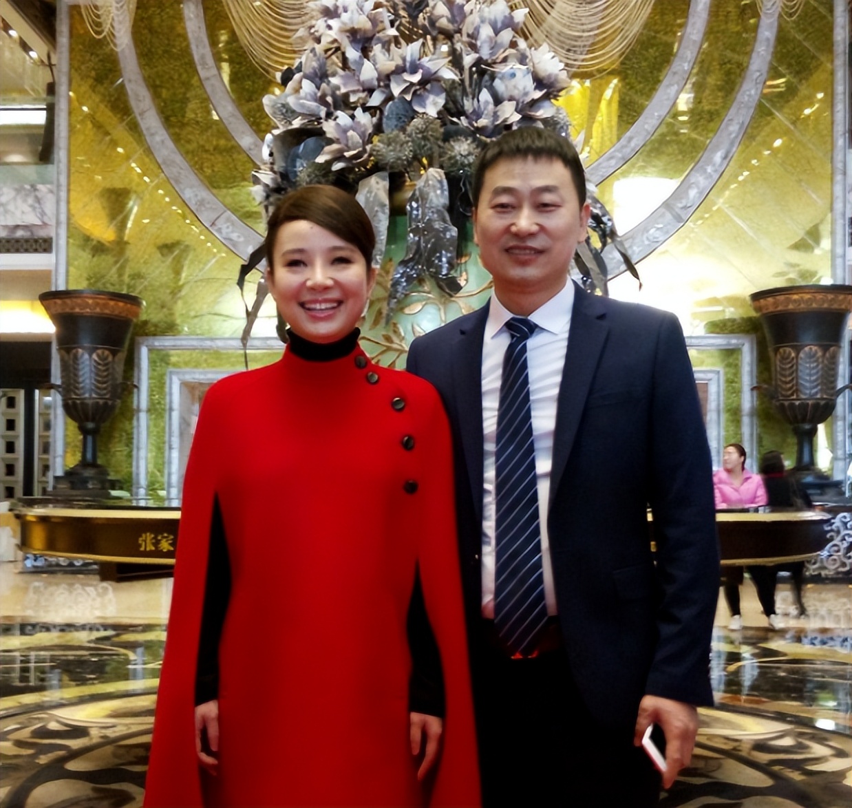 盲人歌手刘赛素颜照,盲人女歌手刘赛现在生活