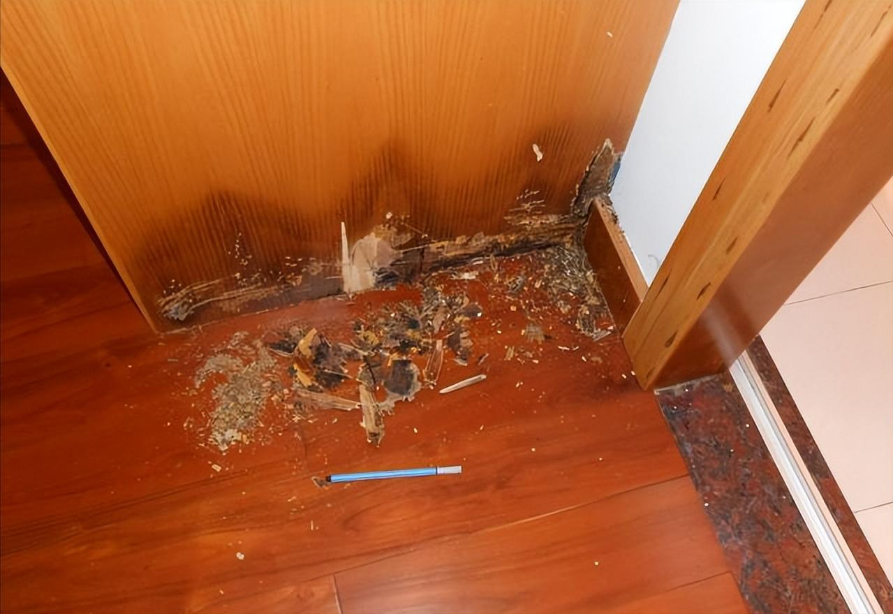 墙壁发黑发霉严重怎样处理掉,墙壁发霉变黑直接刷白可以吗