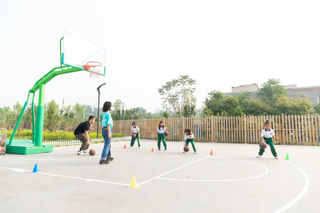 喜迎二十大奋进新征程大学,首都师范大学育新学校房山分校