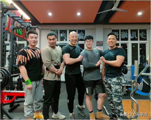 从“扰民”健身房走出来的“佳”能兄弟团