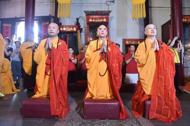 出家当和尚需要多大的福报,怎么才能当僧人