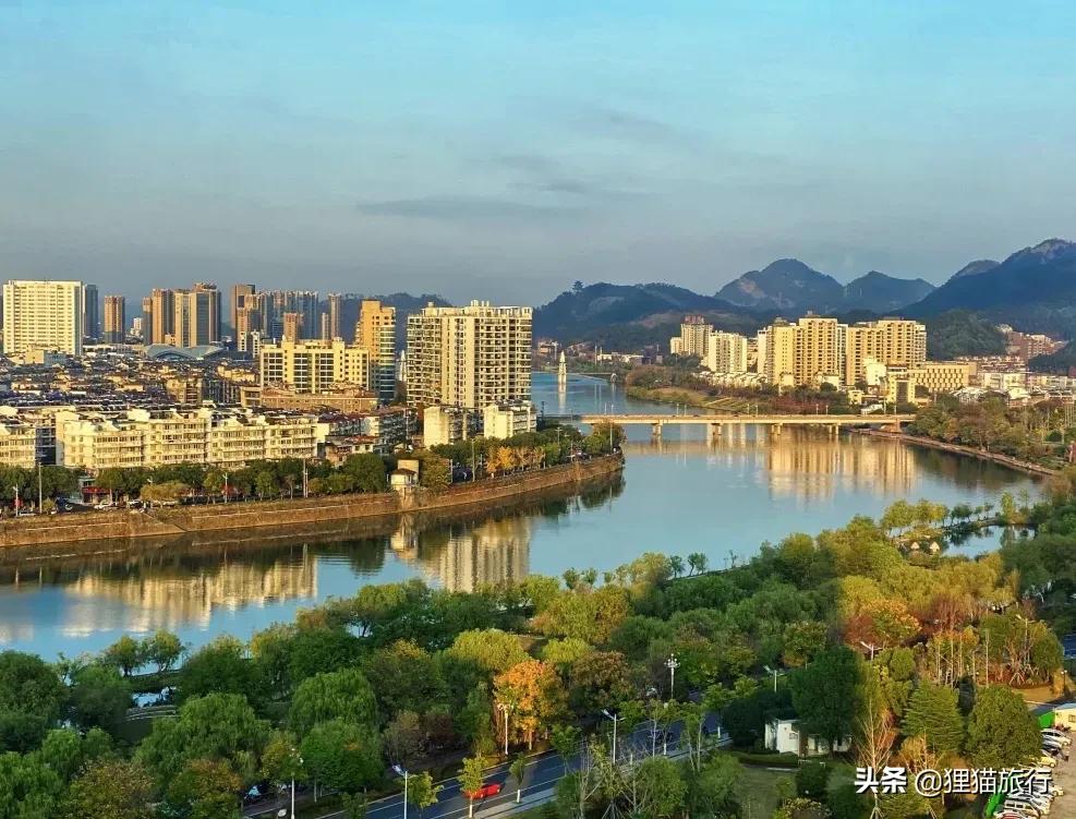 屯溪是安徽黄山市的中心城区,黄山屯溪城市图