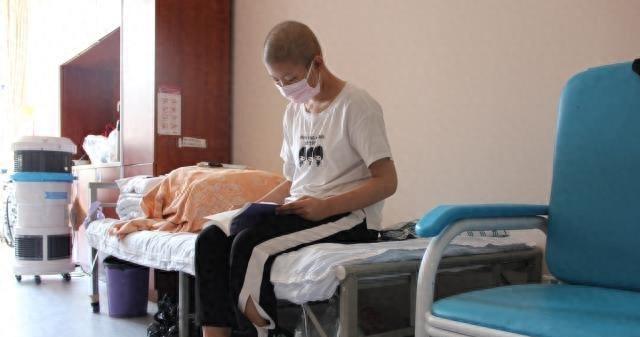 女子吃了20多次避孕药,女生第一次吃几粒避孕药