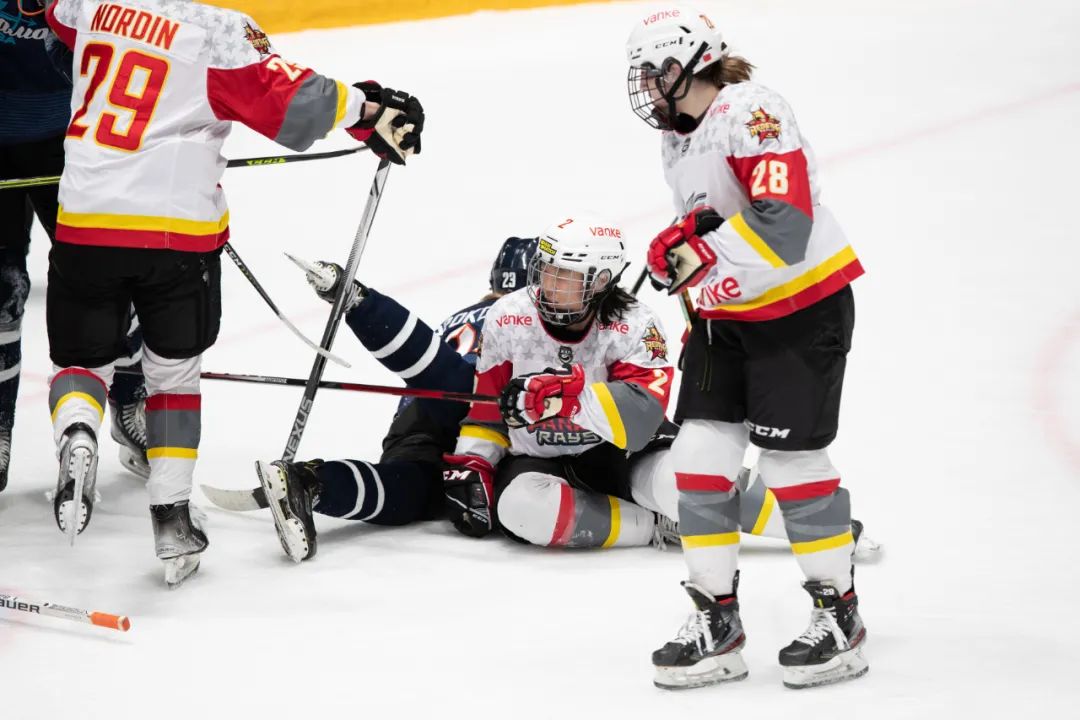 WHL|深圳万科阳光4比1再胜涅瓦迪纳摩，新援卡瓦单场送出4助攻