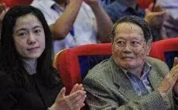 杨振宁教授和翁帆生活照,关于杨振宁教授与翁帆是否有孩子