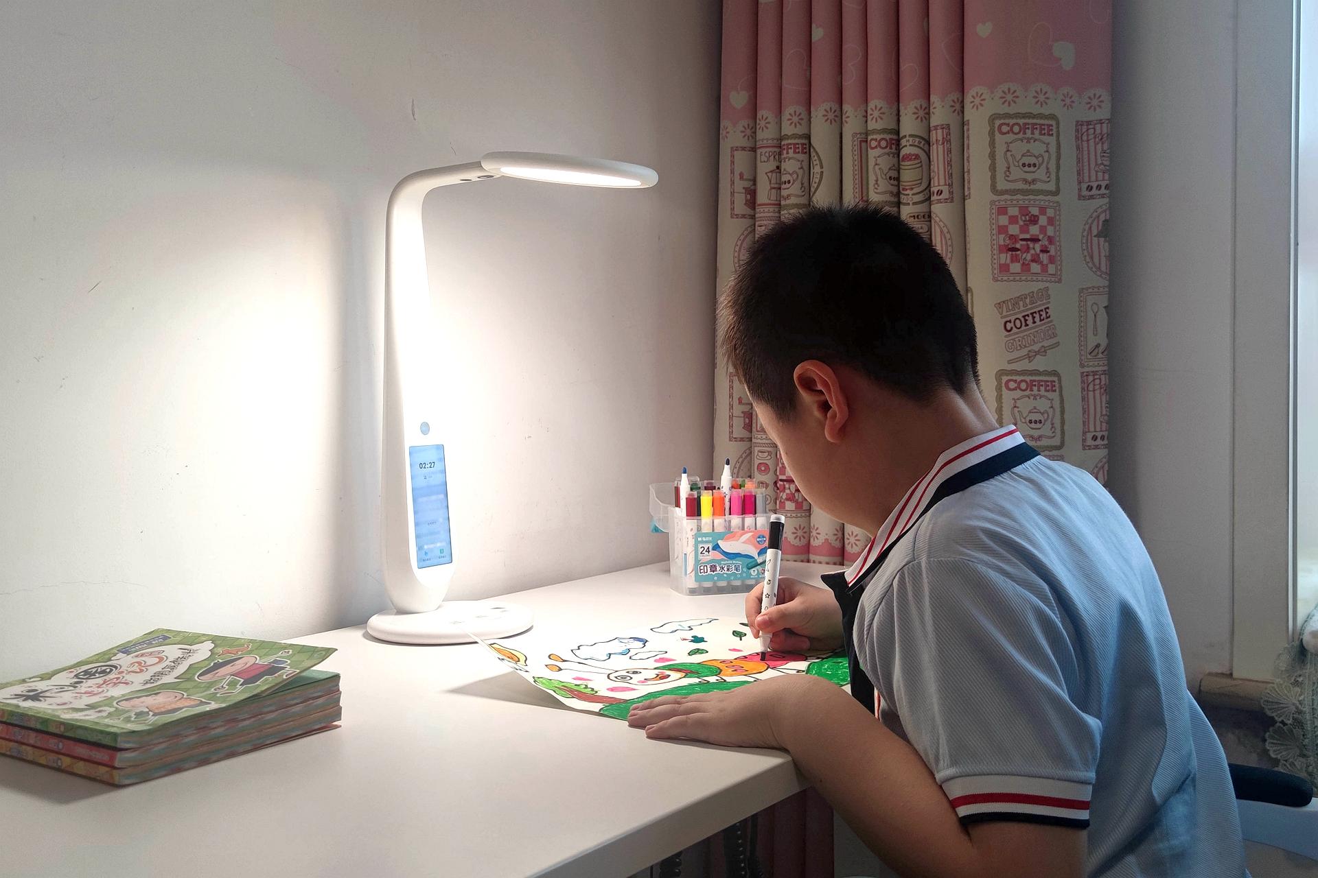 培养好习惯提高学习效率,网易有道智能护眼学习台灯