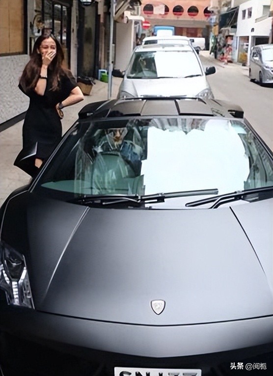 离婚不到一年，吃完黄晓明“红利”的杨颖，又回到了她的“怪圈”