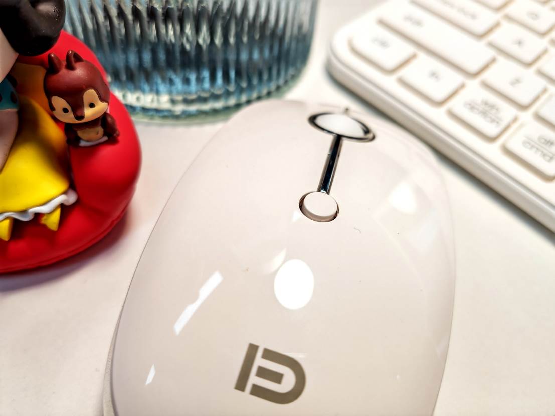 手机平板都可以用的键盘鼠标,手机平板电脑都可以用的键盘