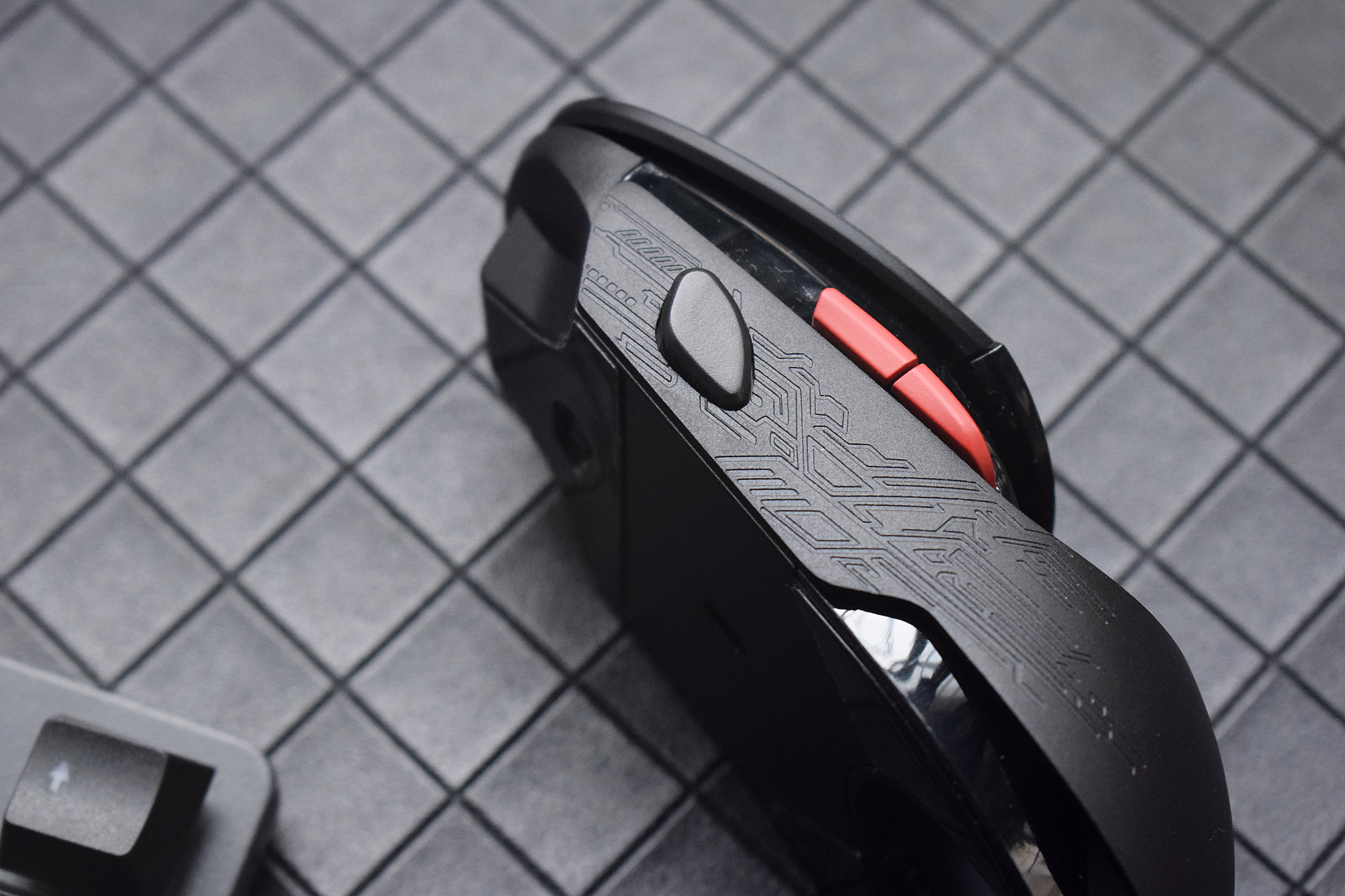 雷柏v500pro红轴键盘测评紫色,让游戏更自由雷柏v500pro多模键盘