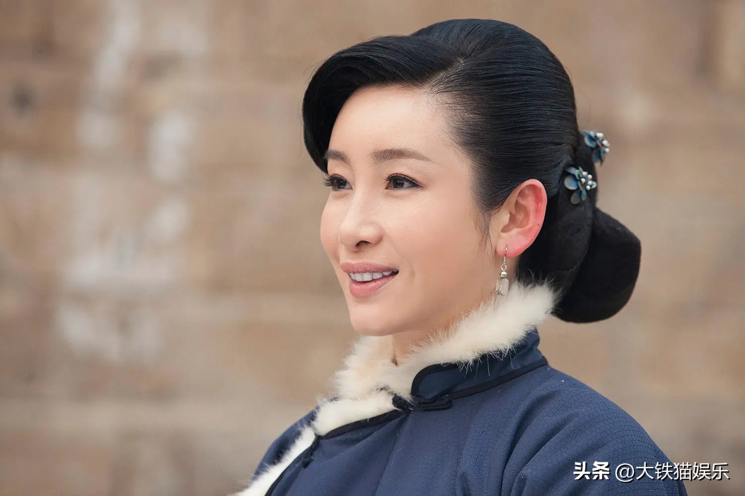 割过双眼皮的女明星对比,割双眼皮失败的明星谁最惨