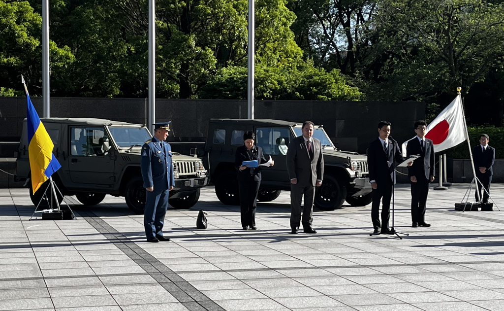 迈出危险一步！日本正式军援乌克兰，为*力武**介入台海做铺垫？