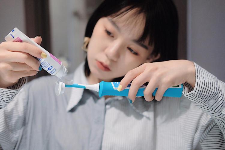 睡觉老是流口水有异味是什么原因,睡觉时总流口水是什么原因