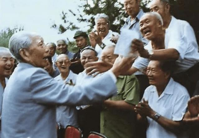 1955年*震王**重病，彭德怀犹豫两天却迟迟不敢批示手术：我没有把握