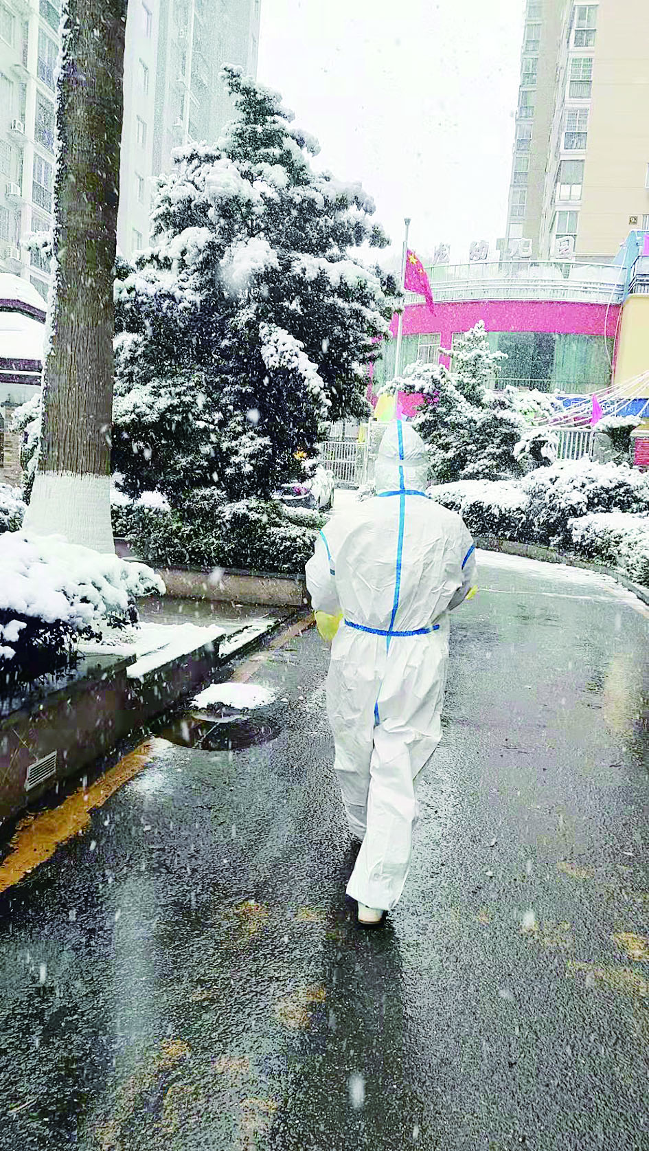 初雪为令他们守护我们的城市