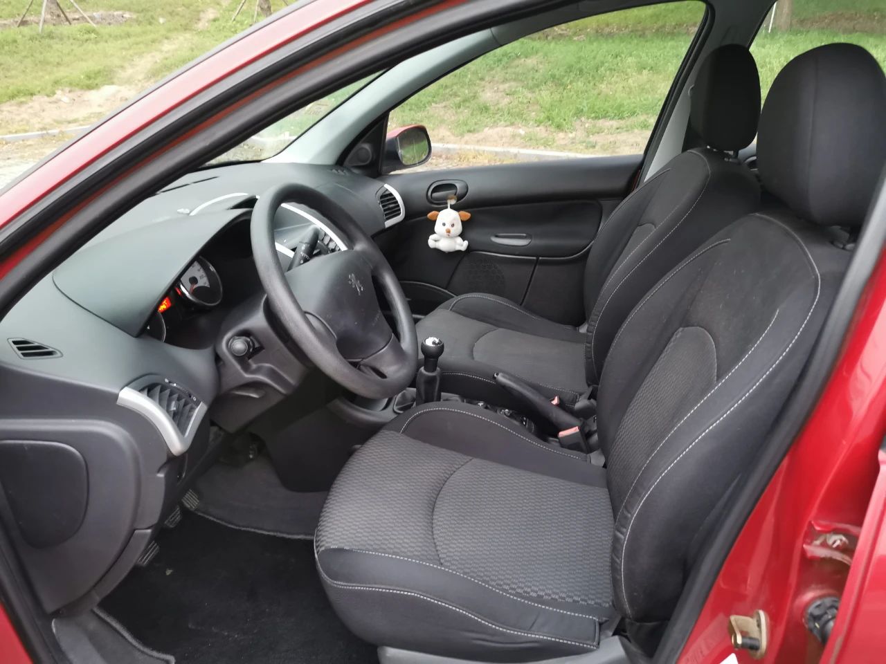 标致207到底值不值得买,开了十年的标致207值得购买吗