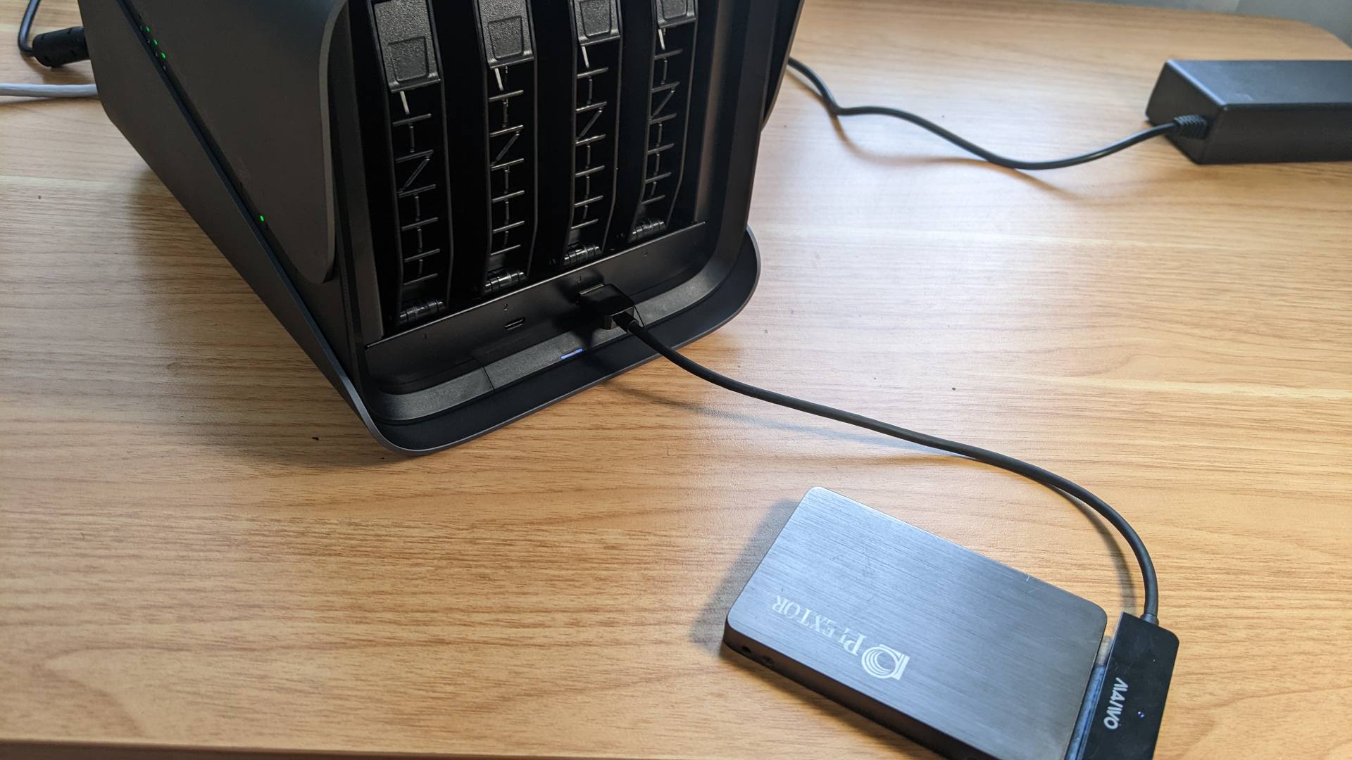 极空间z4对比绿联4600nas,极空间z4对比绿联nas