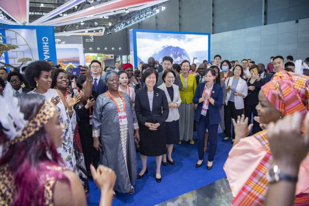 深度观察丨“她”为何火爆？背后有几多心意、几大亮点