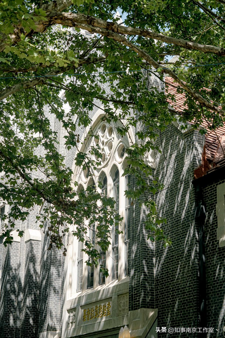 南京省中医门外，侯家桥道寻常