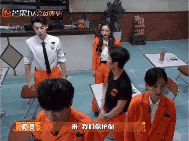 王鹤棣出席活动微博惊艳,王鹤棣一夜爆红的反应