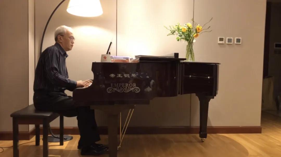 这群大爷太猛了：60后作品被周杰伦点赞、85岁每天打3小时游戏