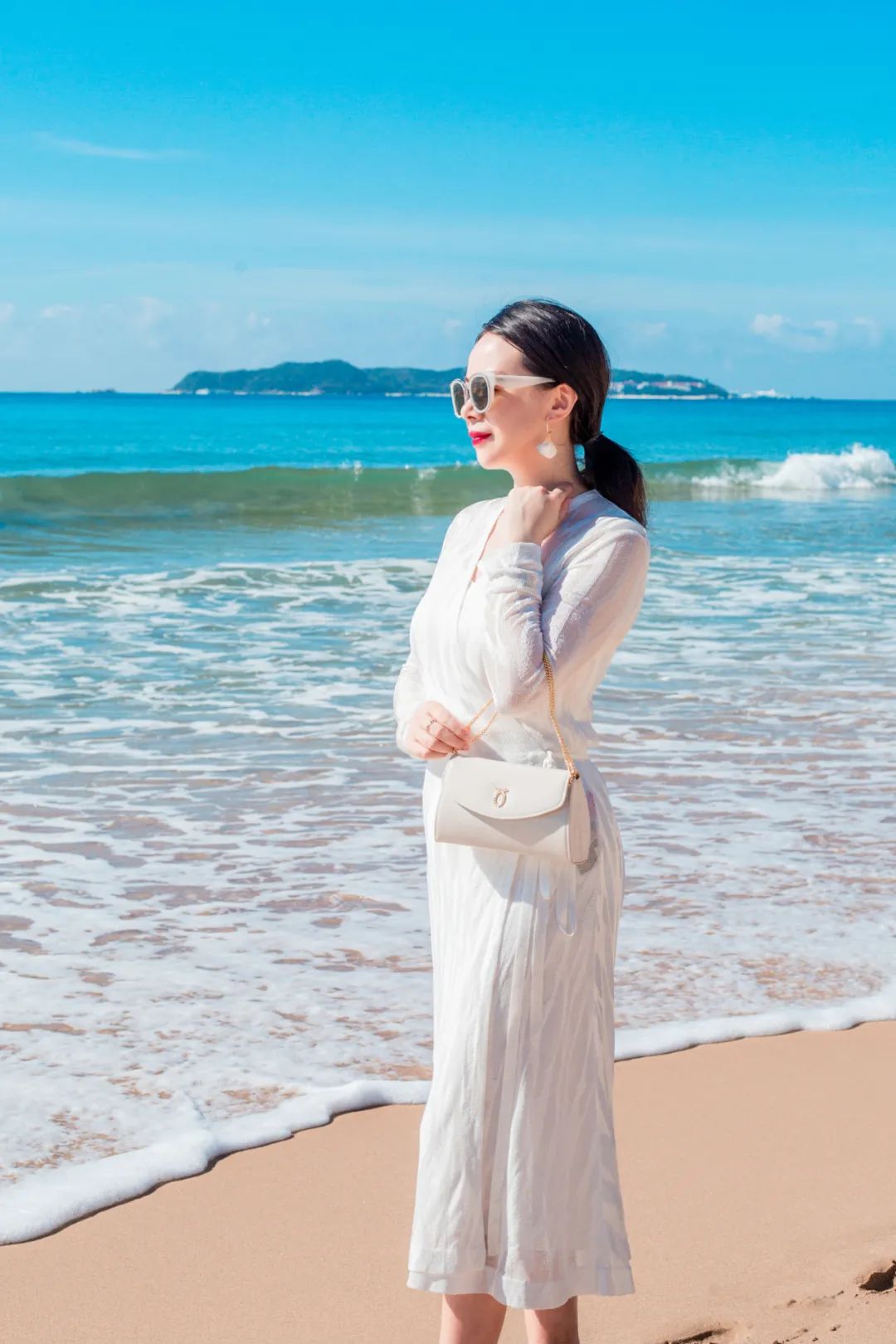 英国女王最喜欢的包包牌子,英国女王拿的包包价格