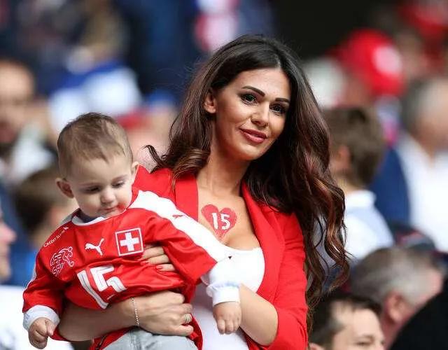 那些年我们追过的世界杯女神,世界杯2018足球女郎