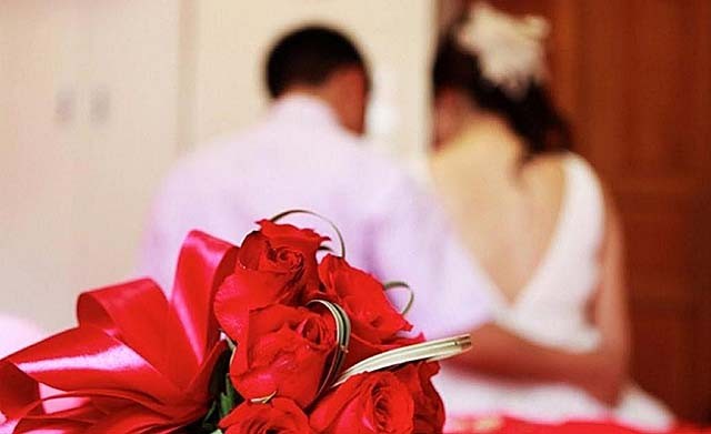 96年海南巨蟒为报恩甘愿当保姆,巨蟒为报恩守护十几年