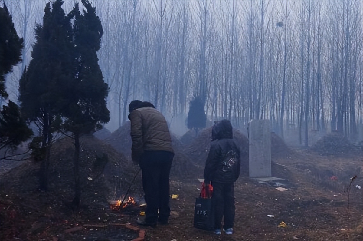 上坟祭祖的日子有哪些,上坟祭祖选什么日子和时辰