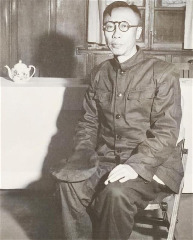 62年溥仪和毛主席聊：我在皇宫时，一顿饭十几个菜，每个菜吃一口