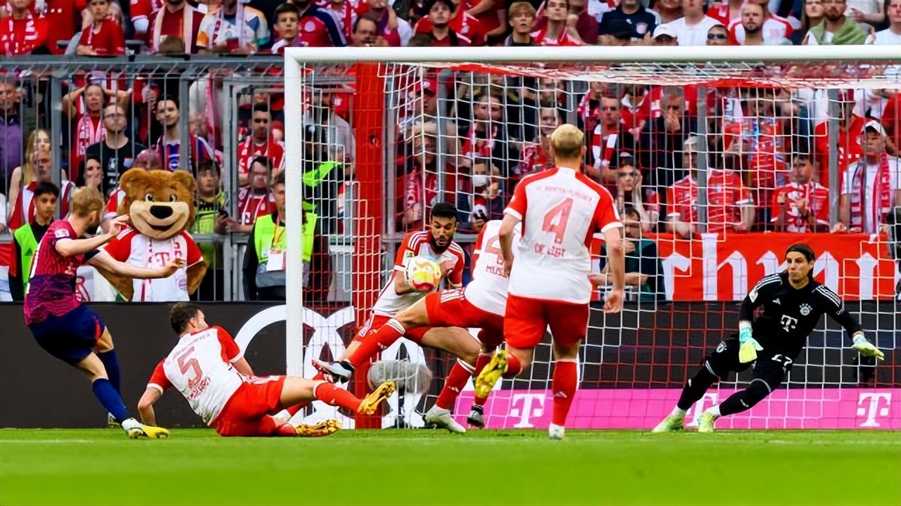 拜仁终结连续不胜的尴尬纪录,又见双杀解说视频