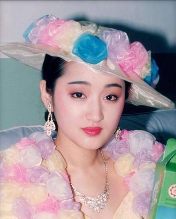 曾为爱隐退7年被前夫抛弃,曾为爱隐退七年被前夫抛弃