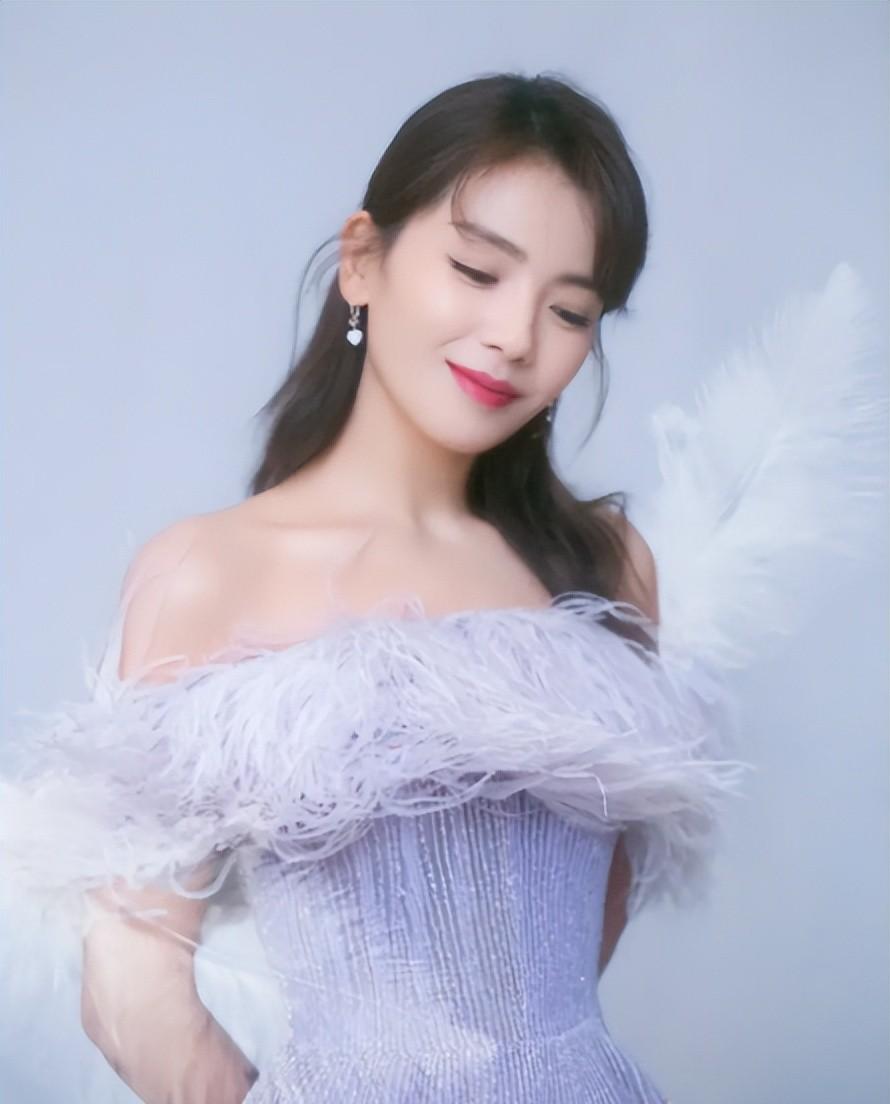 明明油头粉面，却偏要尬演警察，这6位女星演的刑警，真让人难受