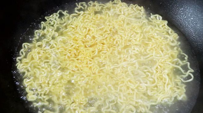 方便面神仙吃法简单又方便不辣 (不一样的方便面吃法快学起来吧)