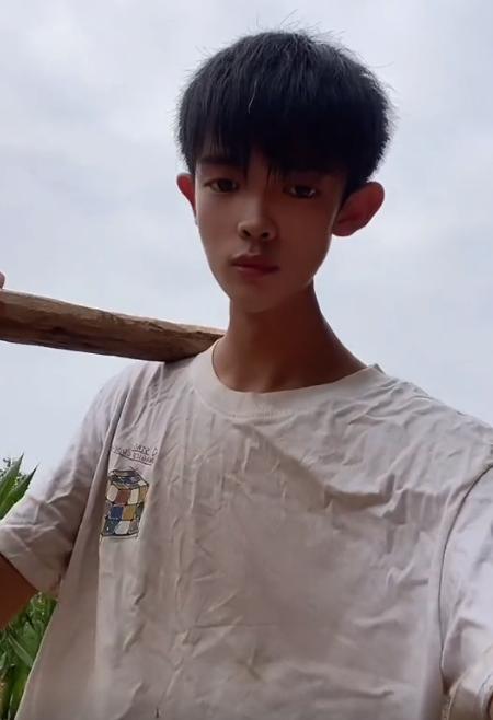 苏小宇之前不是有一千多万粉丝吗,最穷的网红苏小宇