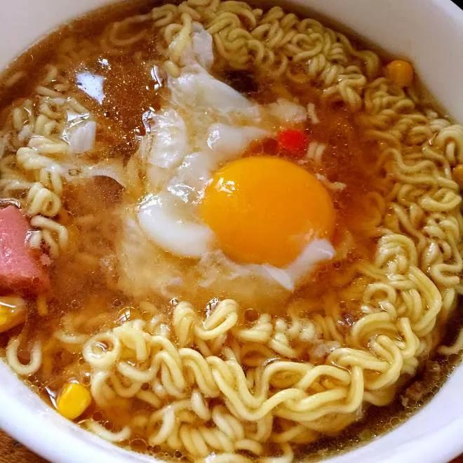 摆摊卖泡面创业项目怎么样,街边摆摊煮泡面卖50一份