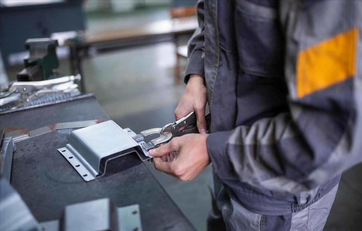 安全生产法中的安全设备指哪些,安全生产法规定的安全设备