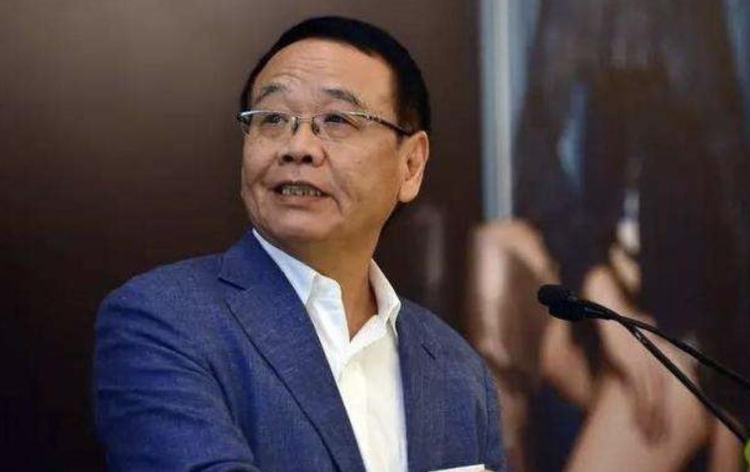 一个香港补鞋匠，一个浙江宁波人，如何创建中国第一女鞋品牌的？