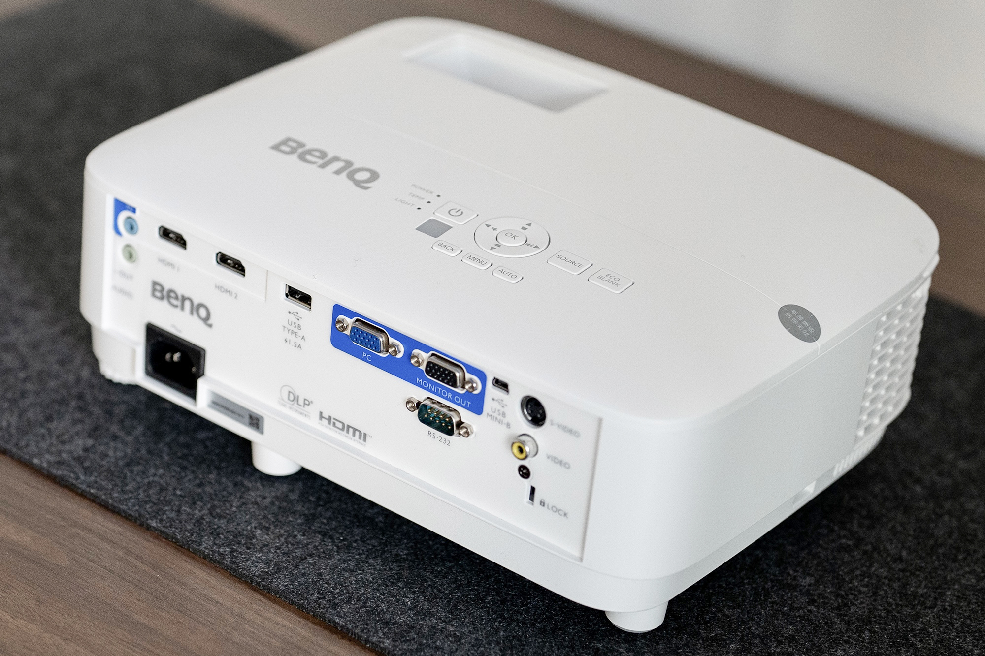 明基入门1080p投影仪,适合网课学习的家用投影仪