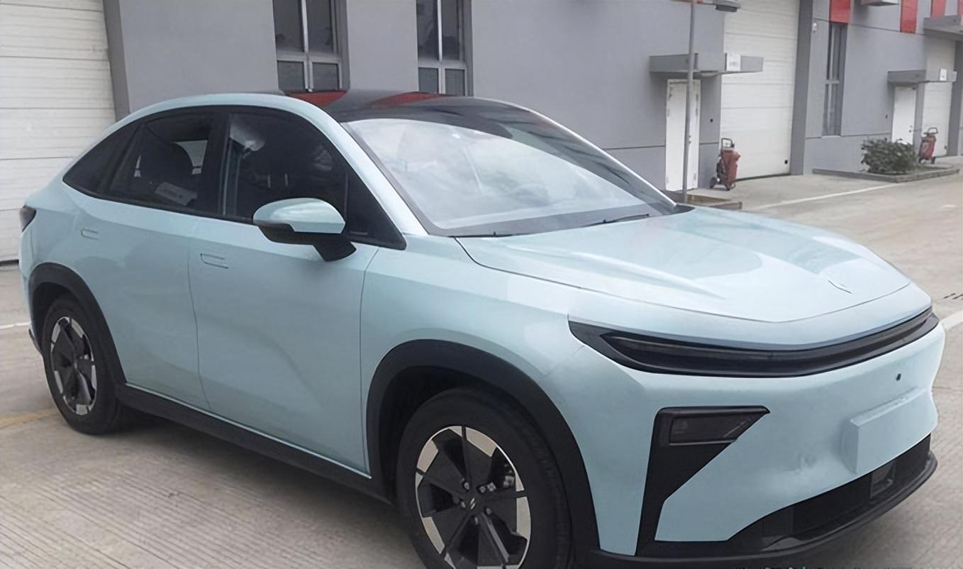 吉利宋plus上市,吉利宋plus混动