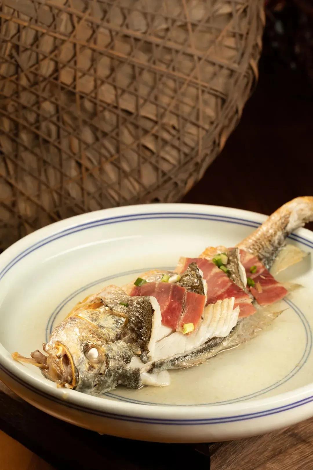 硬骨鱼纲鲈形目石首鱼科尽是好吃的海鱼啊!其中大小黄鱼最有名了