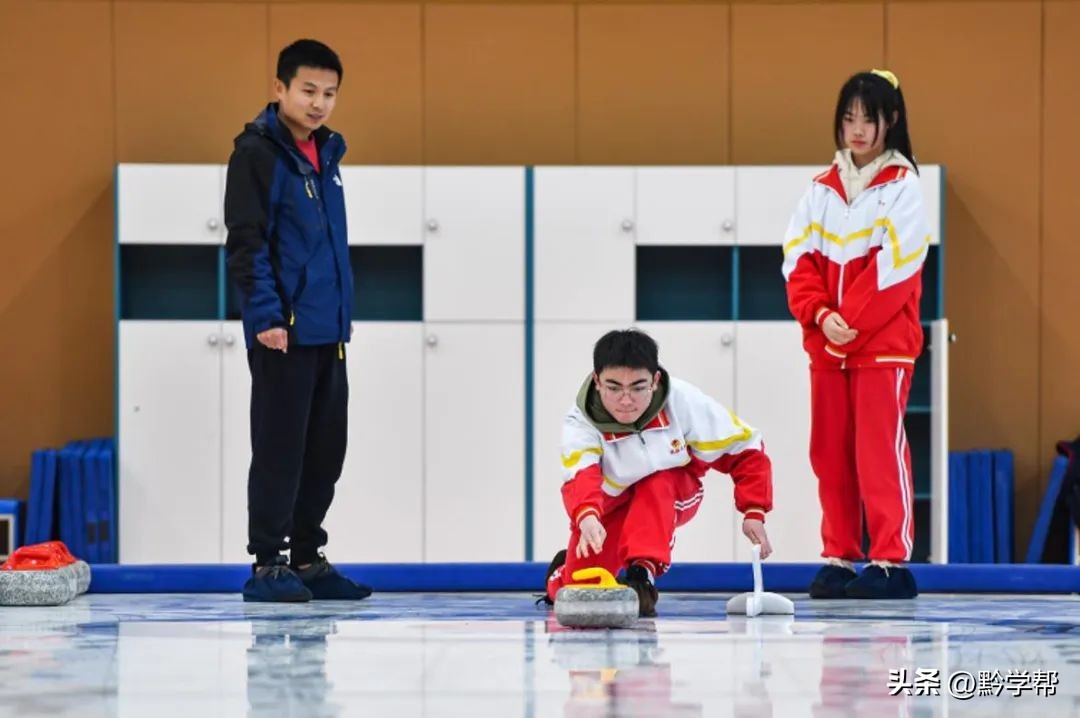 将冰雪运动搬进贵阳课堂——记2022年“贵阳好老师”、贵阳市第三实验中学教师夏钊伟