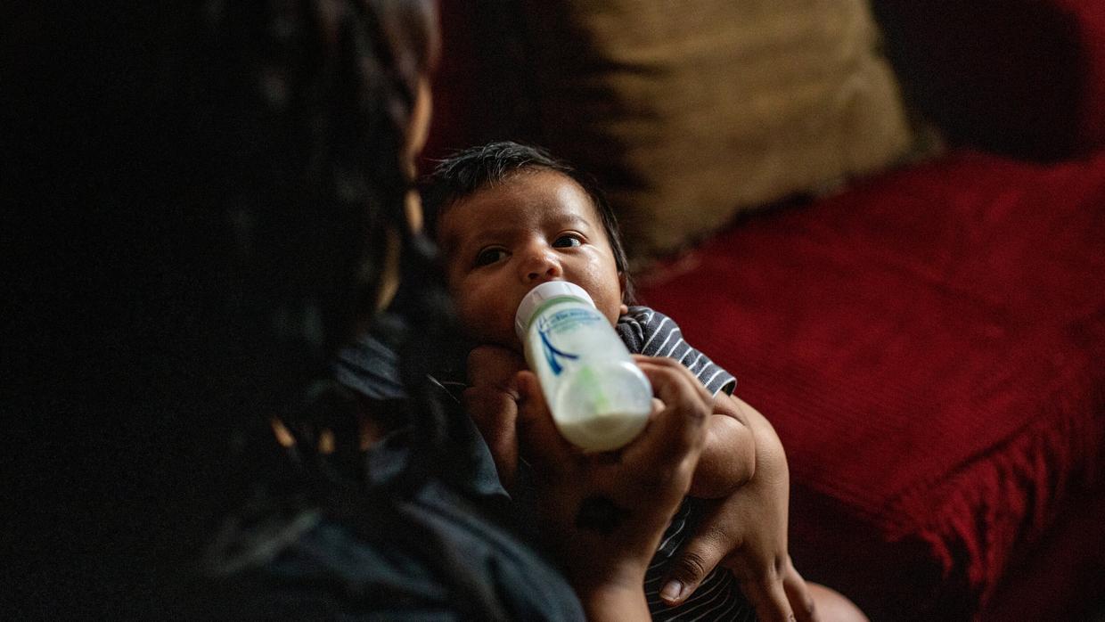 美国婴儿奶粉短缺央视报道,美国婴幼儿配方奶粉短缺