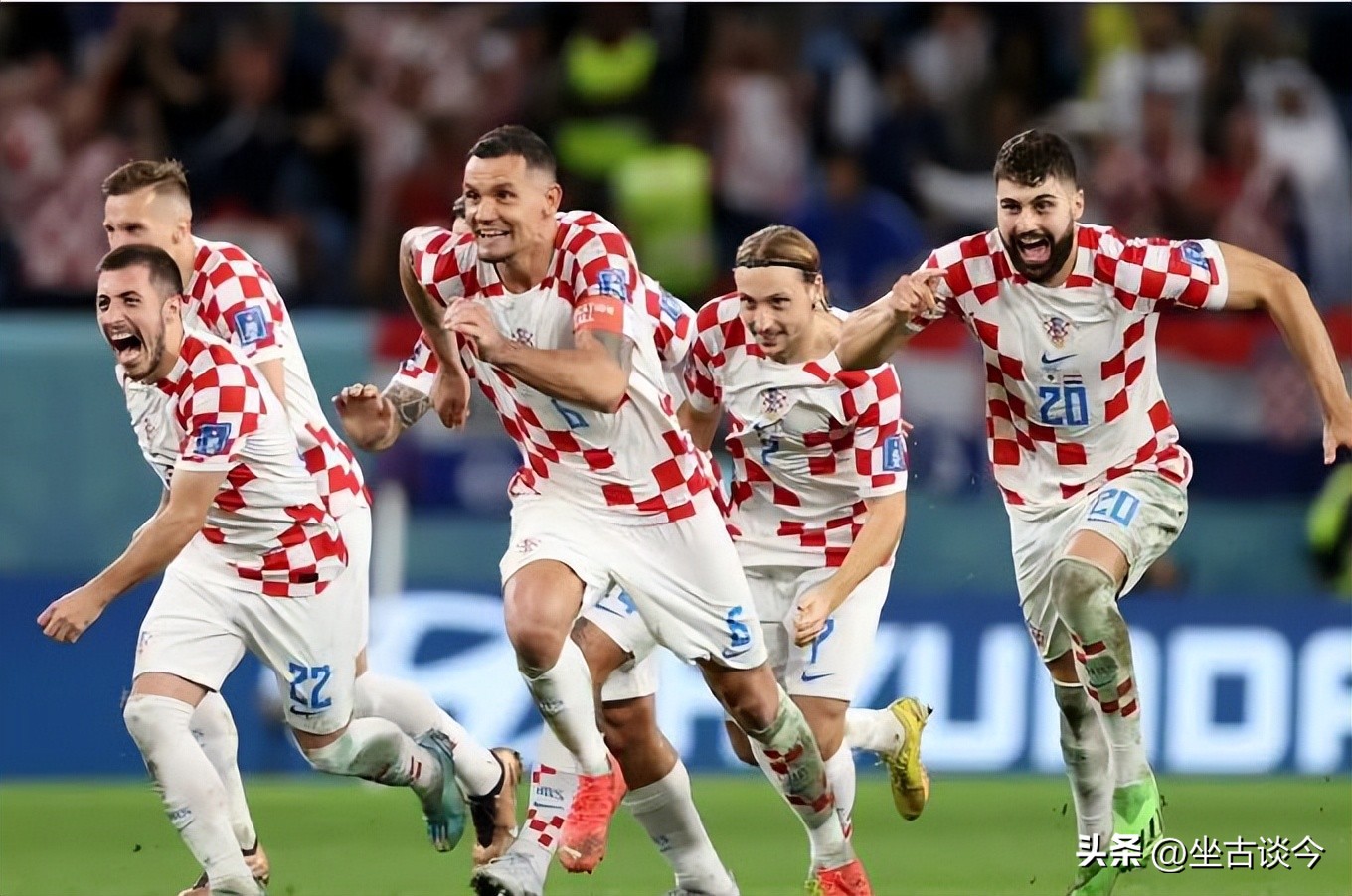 潘帕斯雄鹰首败,潘帕斯雄鹰碰撞年轻的高卢雄鸡