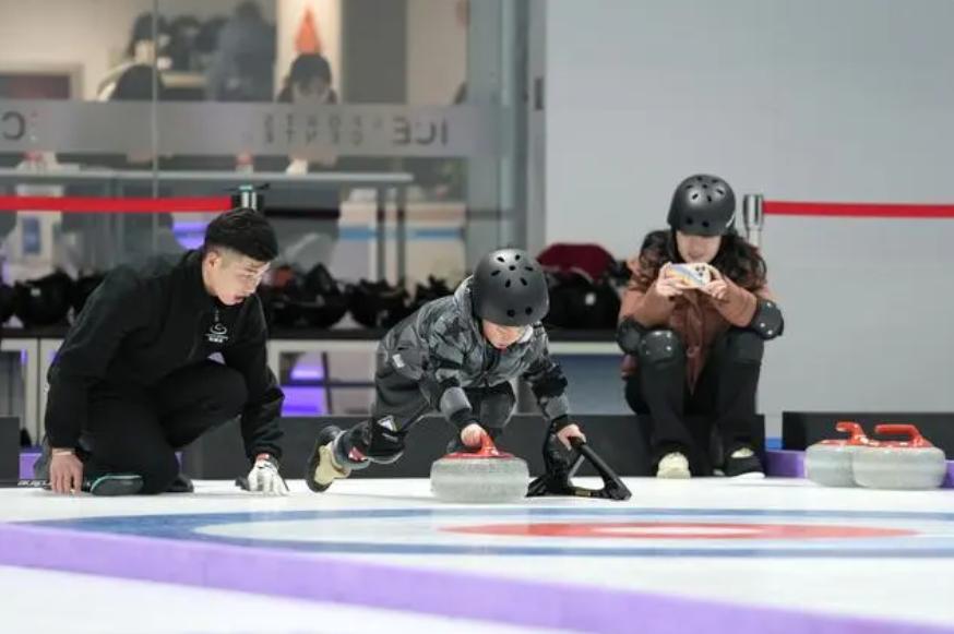 这谁敢想？赢了就有冬奥冠军同等待遇，顶级运动场馆成群众舞台！