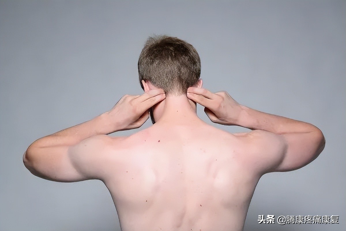 肩部扭伤长期疼痛怎么办,肩部运动操缓解肩部疼痛
